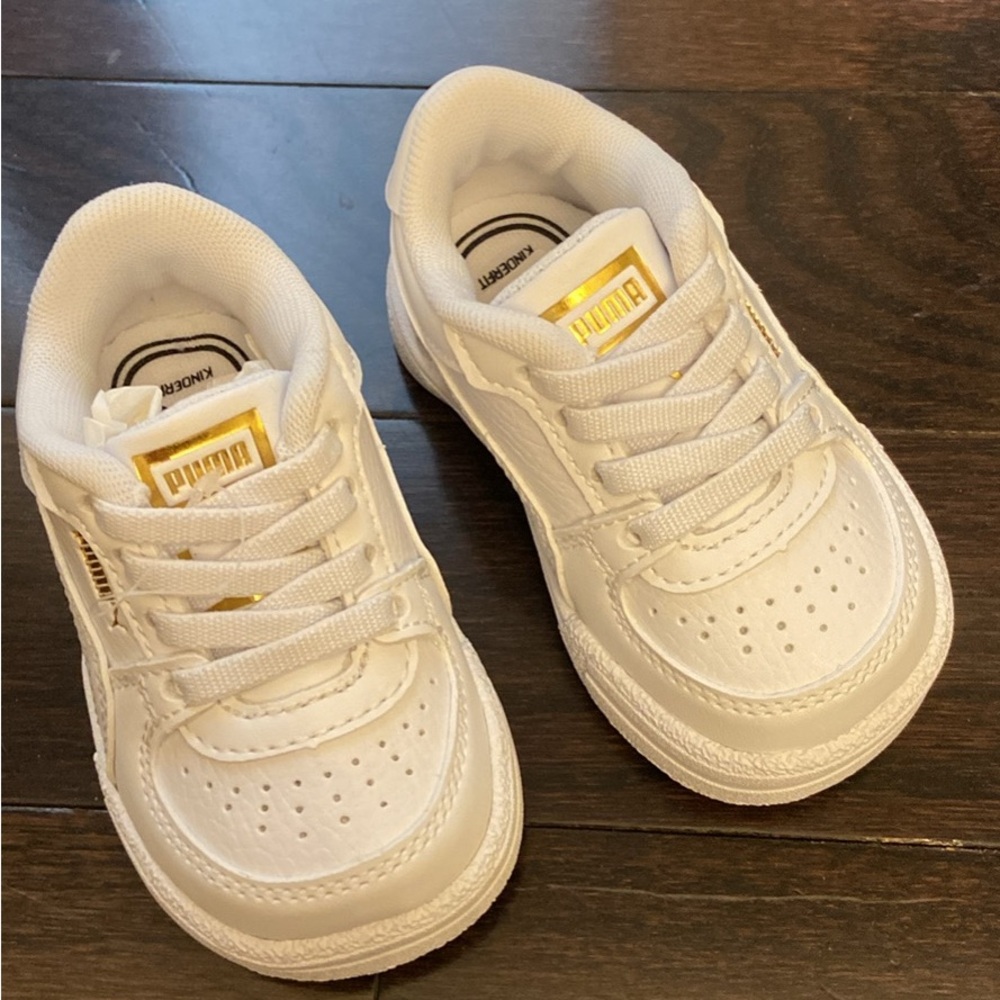 NIB White Puma kids sneakers size 4C